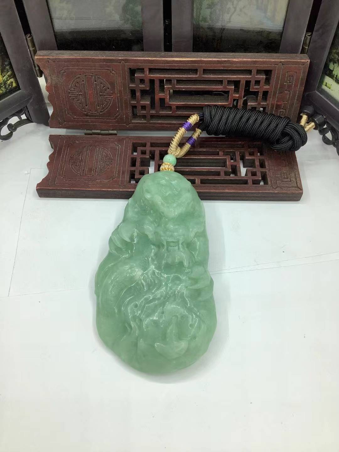 神龙护主