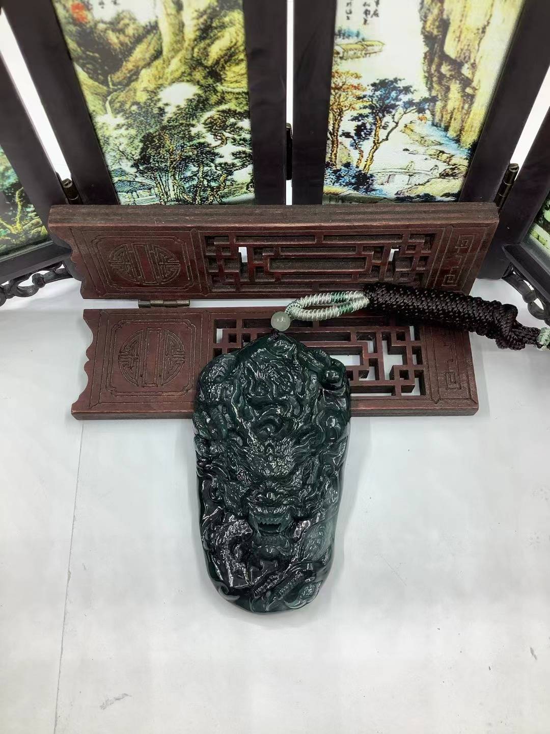 龙行天下