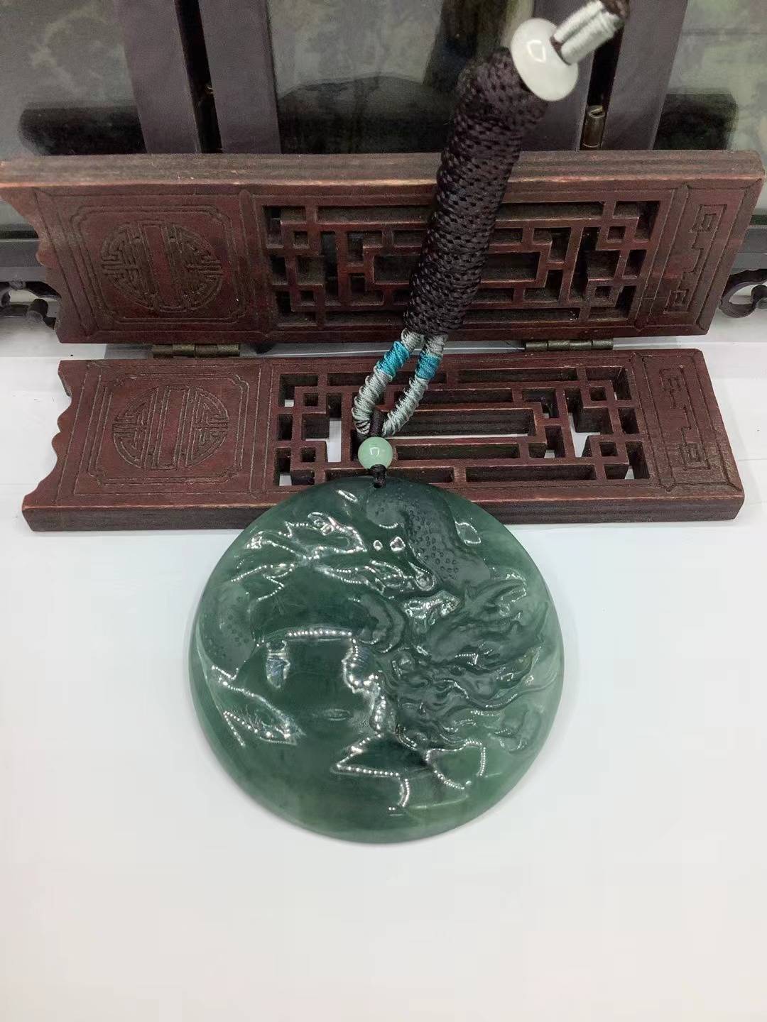 龙行天下